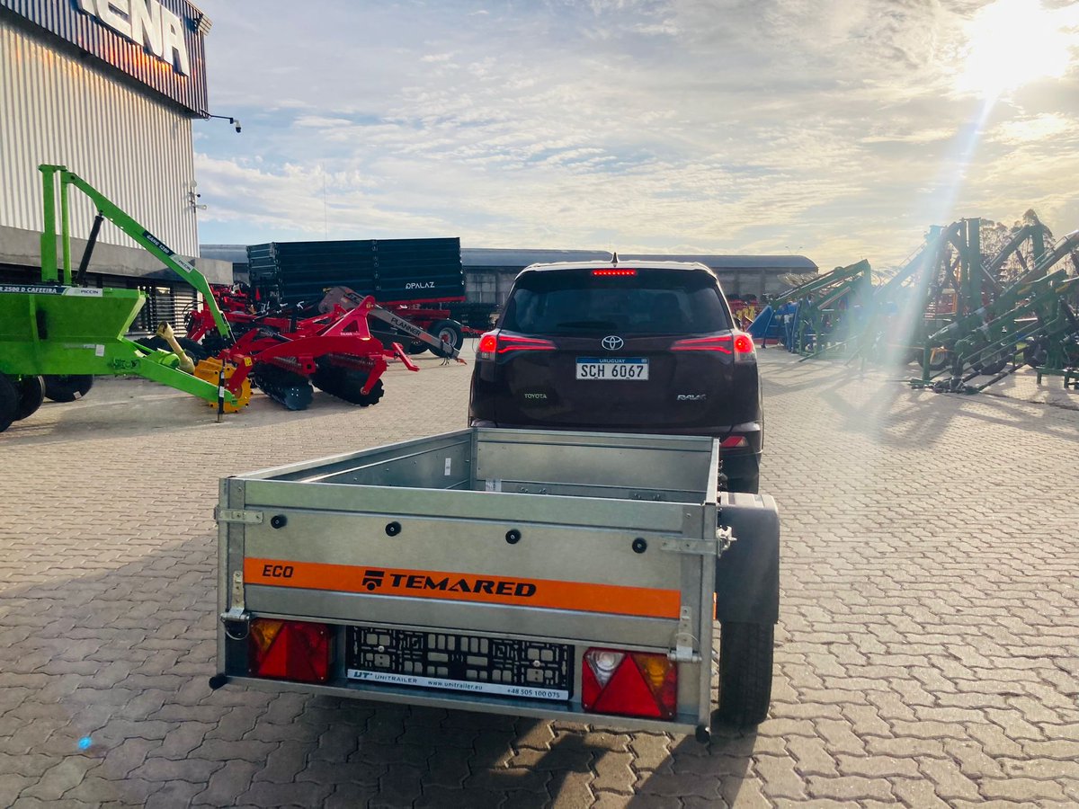 surenamaquinas's tweet photo. Entrega trailer TEMARED 🇵🇱 modelo ECO 2010 Kipp para 750 kg 🙌🏼🙌🏼💪🏼💪🏼🔥🔥 #sureña #sureña_maquinaria_agricola #temared #trailer_temared https://t.co/flEtUBSovP