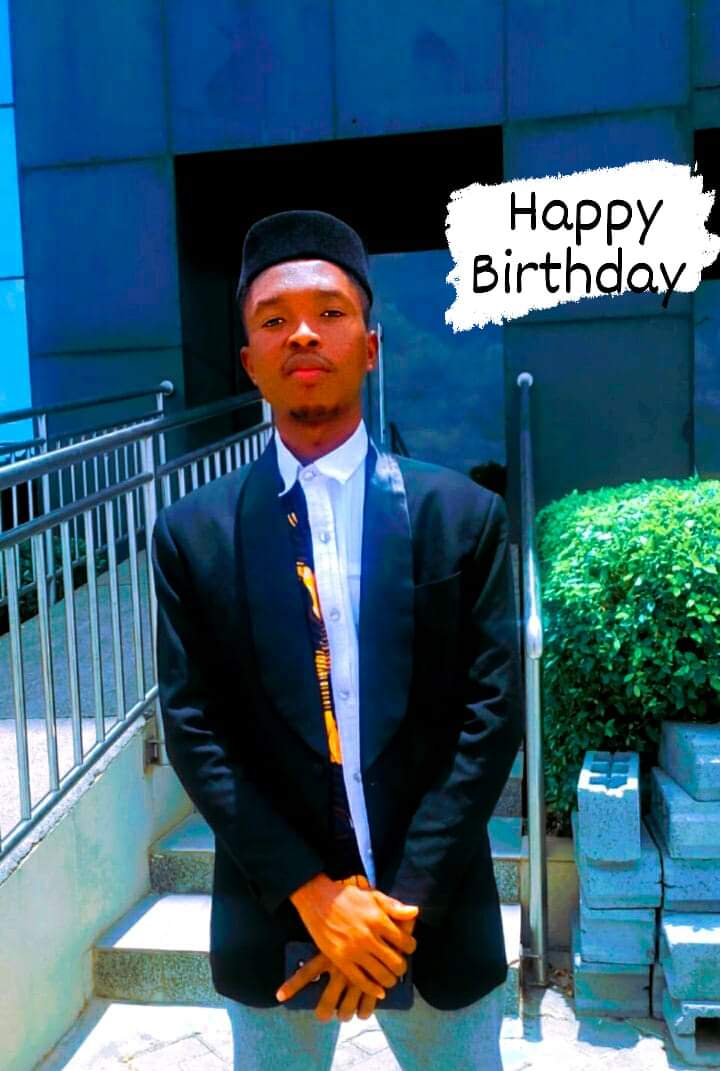mrandoh1's tweet photo. Happy Birthday To Me!

#MrAndoh #Birthday https://t.co/NiHQad8d4d