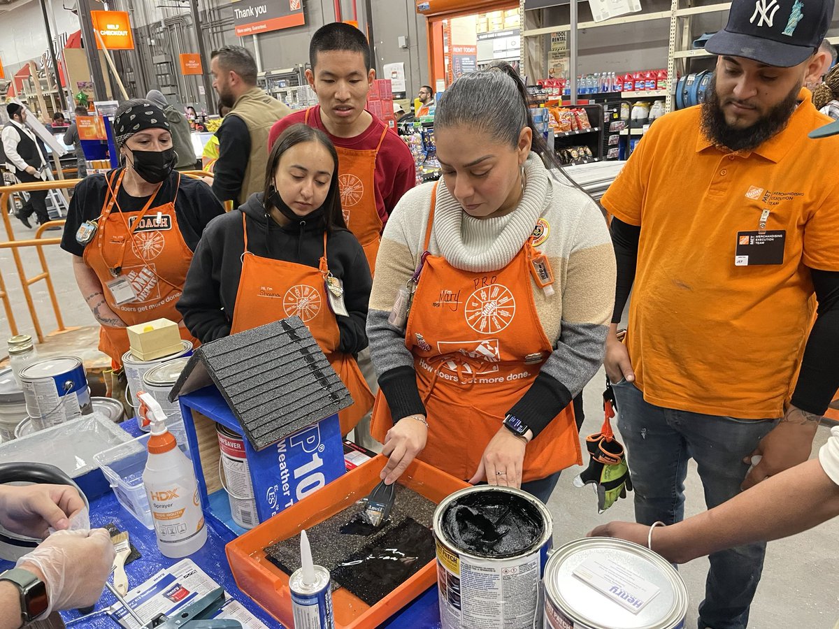 #Proappreciationweek Day 2 #productknowledge at 1225 Brooklyn Home Depot @Ramos418Ramos @Sharwline @DEWALTtough and Henry