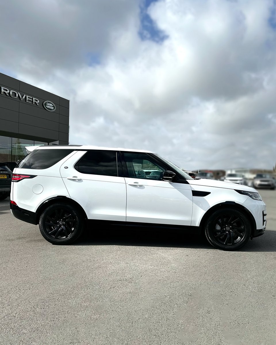 KentdaleLR's tweet image. Fuji White - Discovery
3.0 SDV6 Landmark Edition now available for immediate delivery or collection.

View more &amp;gt; tinyurl.com/yckzznyp

Alternatively Call - 01539 814444 to arrange your personalised video tour or book a test drive.

#landrover #discovery #fujiwhite
