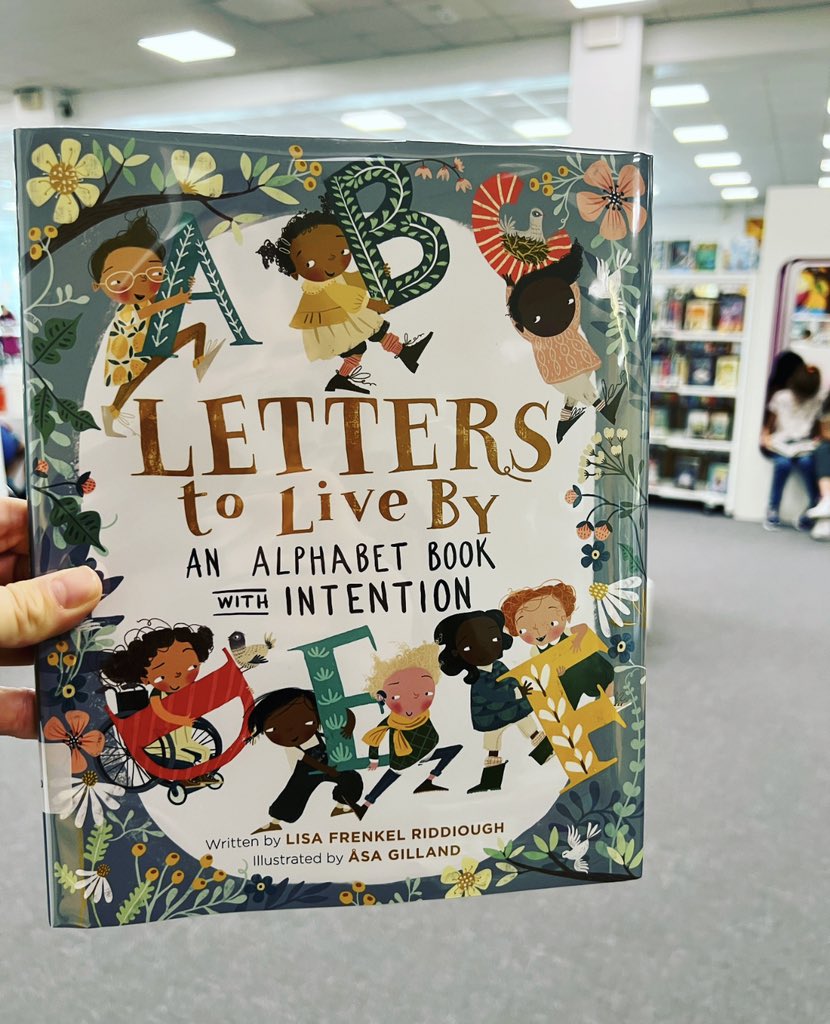 amroberts1216's tweet photo. This book that set my heart on fire! The text…the illustrations...stunning! This will be part of the @ASMLibrary 23-24 collection and it will definitely be my read aloud to teachers at our first library meeting. #LettersToLiveBy @LisaRiddiough @AsaGilland https://t.co/2ZpBUEyKtm