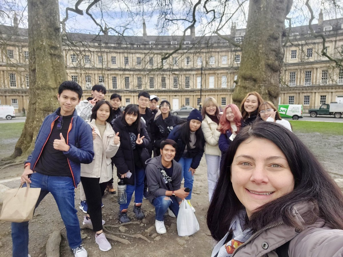 BAofEnglish's tweet photo. We want to say a big #WELCOME #ยินดีต้อนรับ to our students from Thailand this week! They have come to Bath to #learnEnglish and explore our beautiful city on a 3 week mini-stay, hopefully to see Bath blooming in spring colors!
#visitbath #ministay #studytravel #studyabroad https://t.co/CbDmzBPzk7