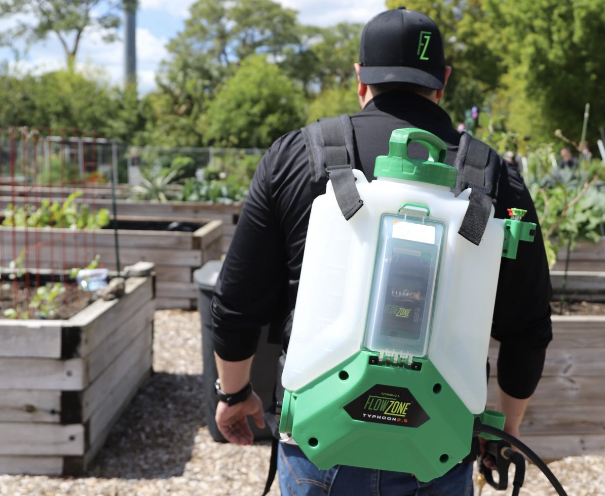 genesis_dist's tweet photo. Drive productivity with an efficient sprayer. @askagenesisrep about the 4 gallon Cyclone Sprayer from FlowZone - 5 setting variable pressure controls, spray for over 2 hours and up to 25 feet! #adjustablepressure #batterypowered #dumpthepump #lawncare #pestcontrol #landscaping https://t.co/aQkyKjuHpQ