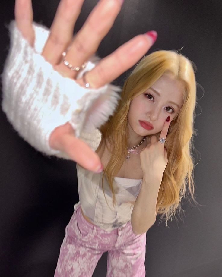 kiymip's tweet photo. stop❕️❕️
это #поискмью 🍜
✰я маим!она/ее,апрельский телец,қазақ и мне скоро15😭

жестко ульчу:lesserafim,enhypen и txt(а так ямультистен)

𔓕 также люблю смотреть и читать аниме/манги/дорамы/мульты и книги.но особенная любовь к ван пису и котам🫶🏻
главное комфорт!!
мью рт💗 https://t.co/E1Np6dS82I