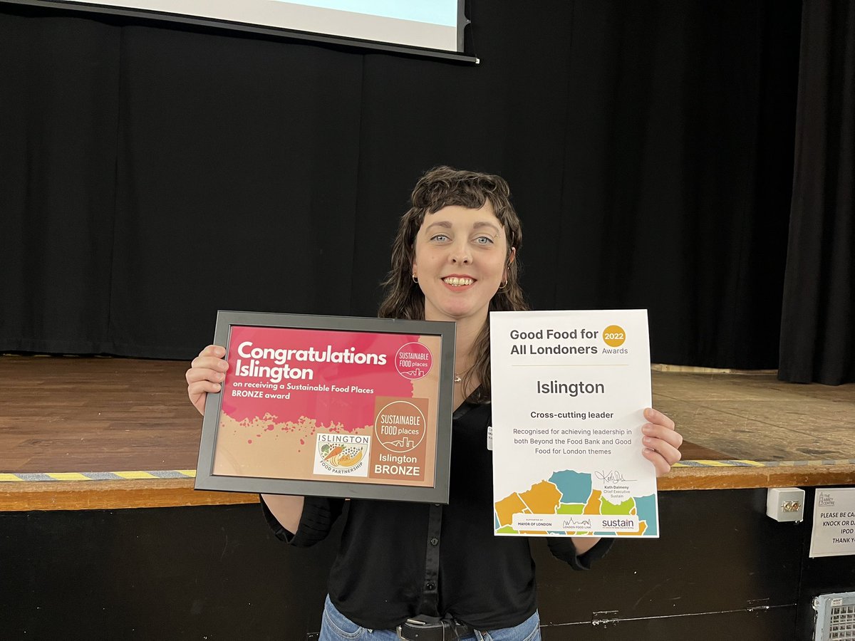 So proud to receive the Cross-cutting leader award at the Good Food for all Londoners awards on behalf of <a href="/IslingtonBC/">Islington Council</a> for the work of our <a href="/IslingtonFoodP/">Islington Food Partnership</a> <a href="/LondonFoodLink/">London Food Link</a> <a href="/FOODP0VERTY/">FOODPOVERTYUK</a> <a href="/UKSustain/">Sustain</a>