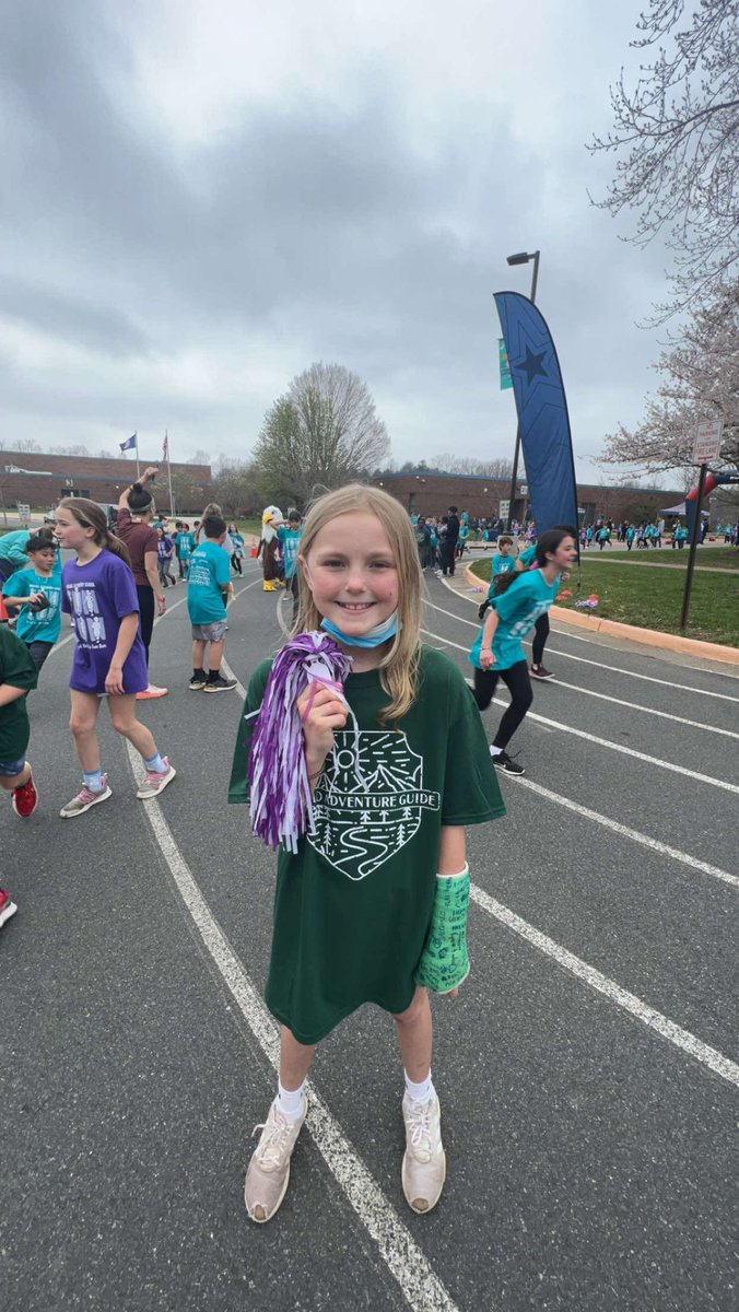 Got to visit <a href="/TMESEagles/">Marshall Elementary</a> representing <a href="/COLGAN_SB/">Colgan SB</a> yesterday to kick off their Boosterthon Fun Run!! I had so much fun and happy I got to see my sister too💜
