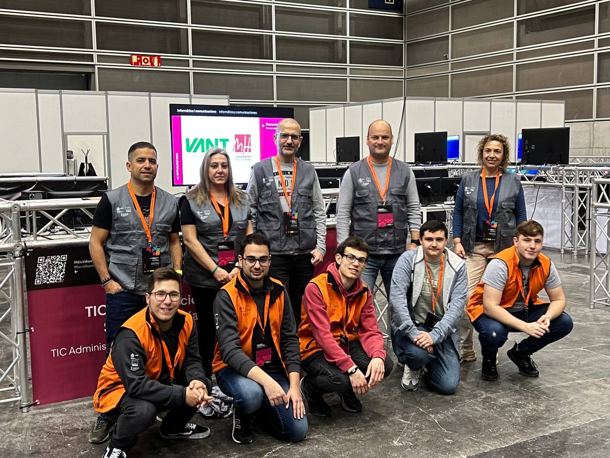 jomuoru's tweet photo. Hui comença la competició #CVSkills23. Els competidors de la modalitat Administració de sistemes en xarxa ja estan a la faena. Molta sort a tots!!! https://t.co/Vui0hWUunn