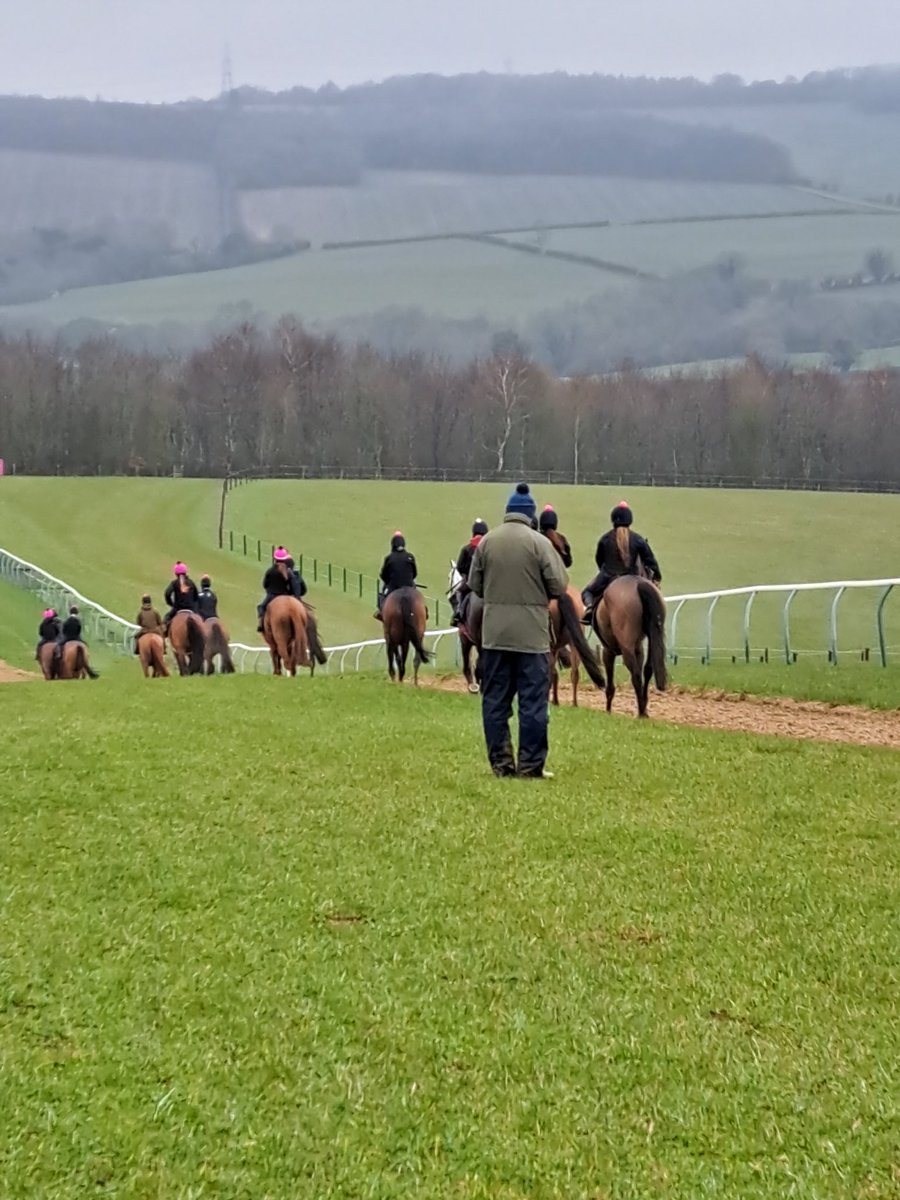 ⁦@OBMRacing⁩ thank you to all involved here for the loveliest morning. This is a fantastic team who radiate professionalism and kindness. They are brilliant advocates of racing and cake! Anyone who wants to be an owner look up this team.