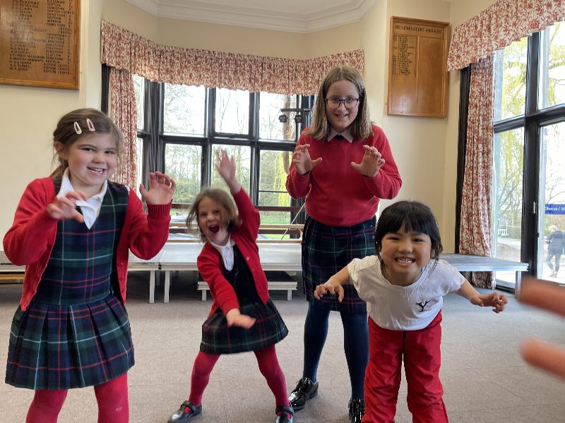 yarletschool's tweet photo. DRAMA PRESENTATION FOR PARENTS 

Full article: https://t.co/5KZihnF7k9 https://t.co/onk4ID1ri9