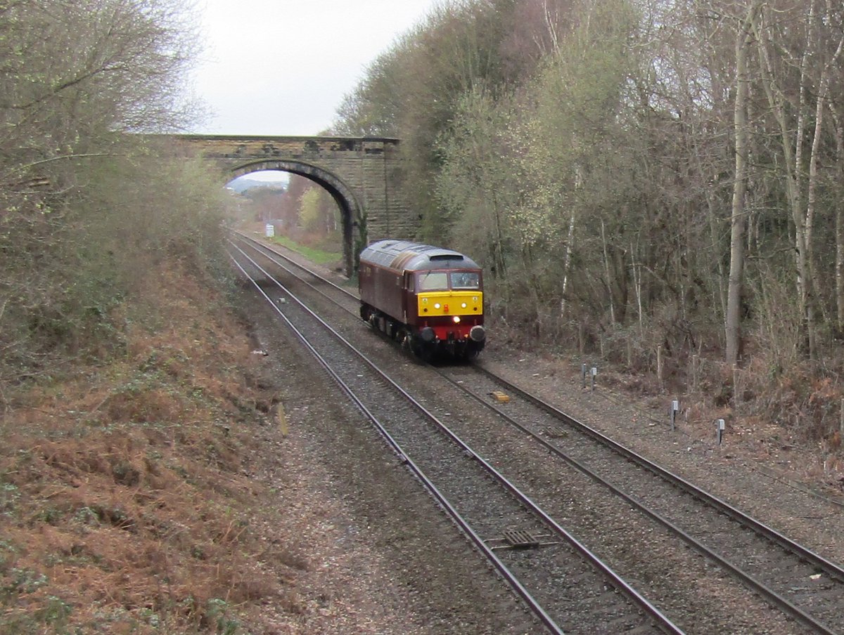 WetdogFBK's tweet image. 57012 running LE at a rather wet Oakenshaw 28/03/23
#class57 #locomotive