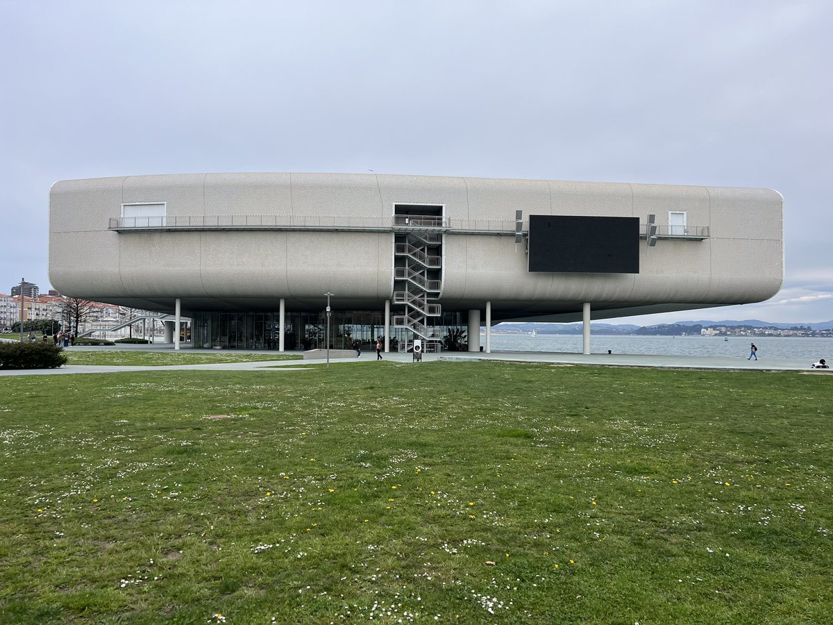 ML_ArtsPla's tweet photo. Projet PEAC pour nos élèves de 3emes: en quoi la culture et les arts peuvent-ils permettre de redynamiser une ville?
Voyage à Bilbao (Espagne)- JOUR 3: la ville de Santander et l’architecture de Renzo Piano @centrobotin https://t.co/oICr8qX59d