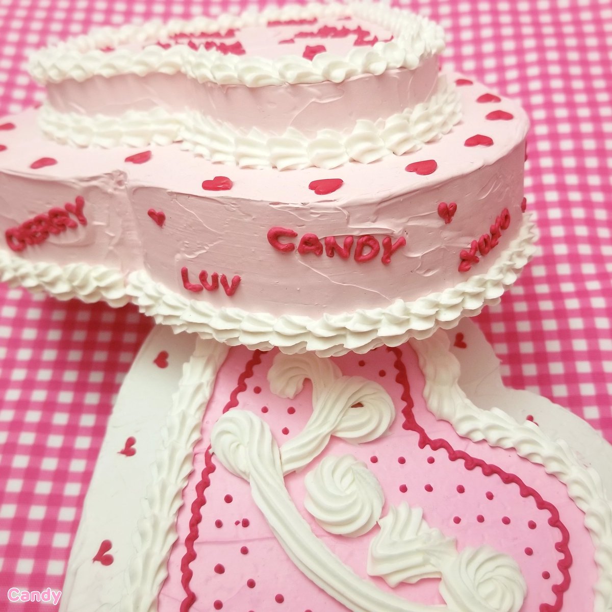 誕生日だった昨日は可愛いロリータちゃん達に囲まれて松濤のLADURÉEへ💓
色々なお喋りも沢山出来て楽しい1日でした✨

イベントの日にはリボ氏とリータちゃんからプレゼントも(有難う～💗)🎁
MLPの販売ケーキは「側面見て下さい💓」と言われ、密かに愛が込められていたので即買いました🎂笑