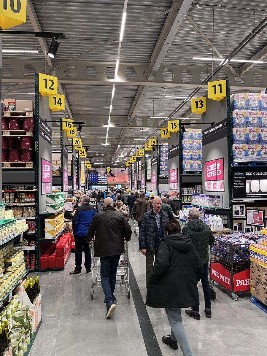 Philip van den Brand tweet media