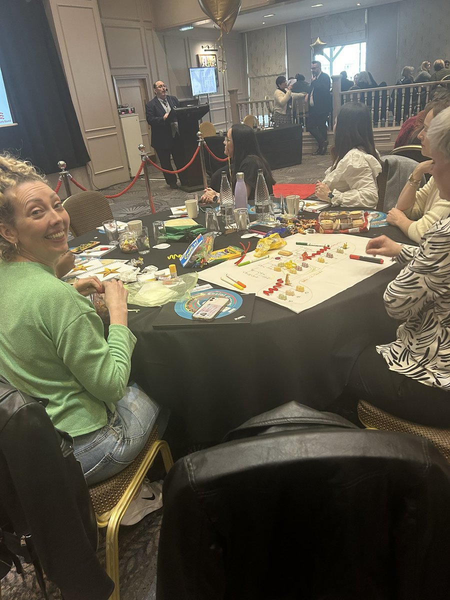 Hayley Kinowski tweet media