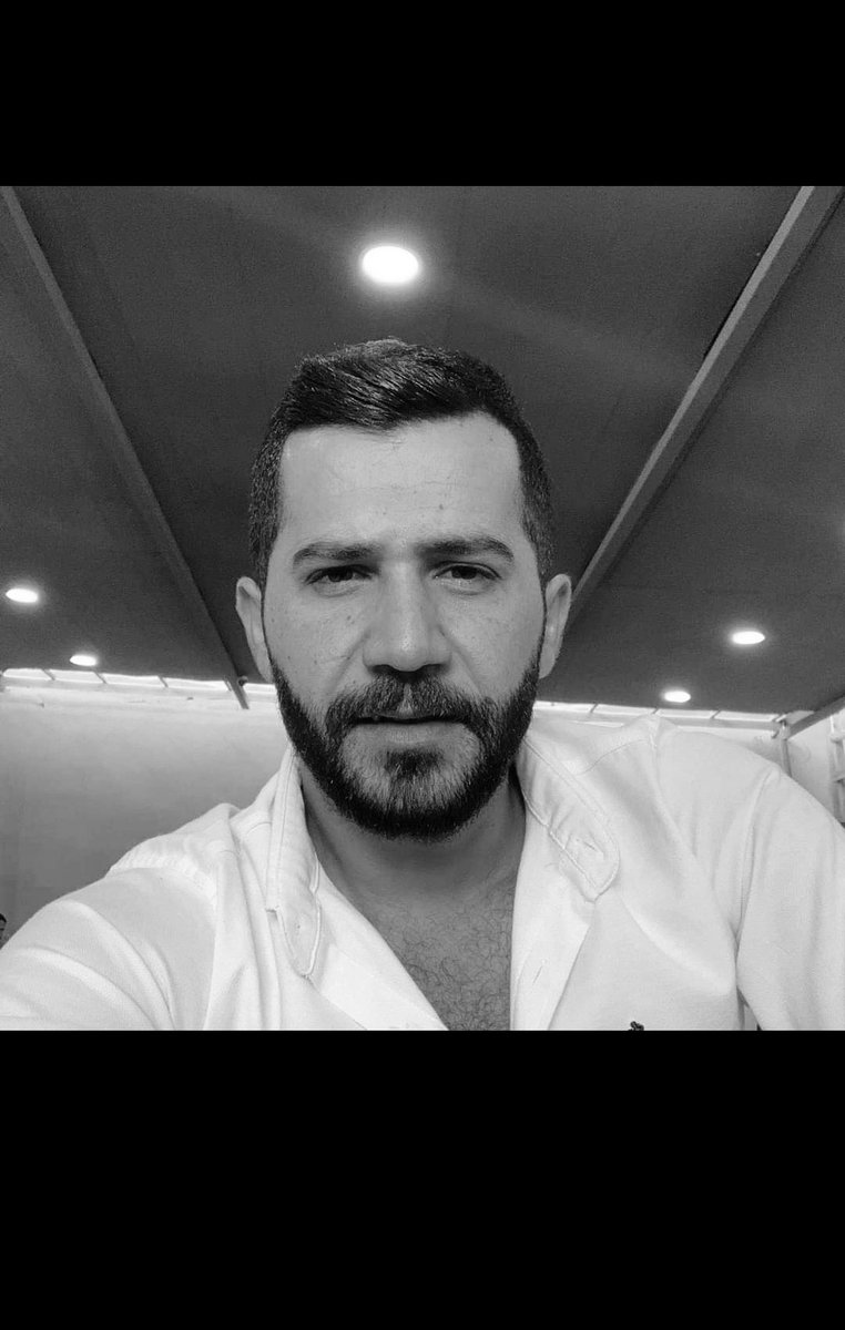 KaraSeyvan's tweet photo. En sevdiğimiz renkler ⚫⚪#siyahbeyazchallenge https://t.co/5yUerW46Ss