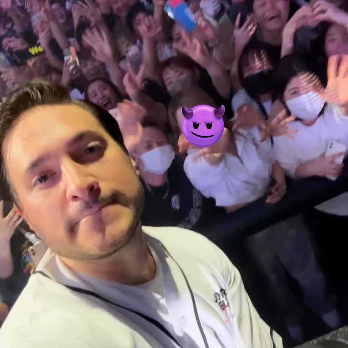 justin_notd's tweet photo. 完全に私の目の前狙ってきてくれた
@JonasBlue 💙💙💙💙💙

本人のストーリーに載せてくれたの泣くほど嬉しかった日本で最高ライブをしてくれてありがとう🎤💎🥏🧞‍♂️🧢🧊 https://t.co/eubHZTfEkW