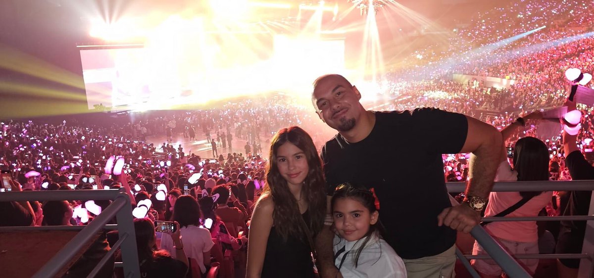 PINOYFANSÉ on Twitter "RT BLACKPINKGLOBAL Doug Kramer with daughters