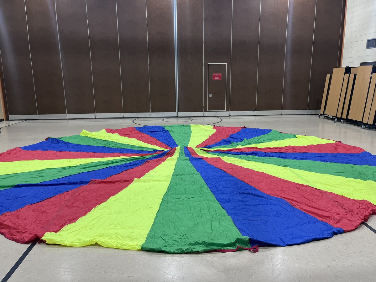 It’s that time of the year again! #ParachuteWeek #HTSD <a href="/HTSD_Alexander/">Alexander Elementary School</a> <a href="/HTSD_UnivHts/">University Heights</a>