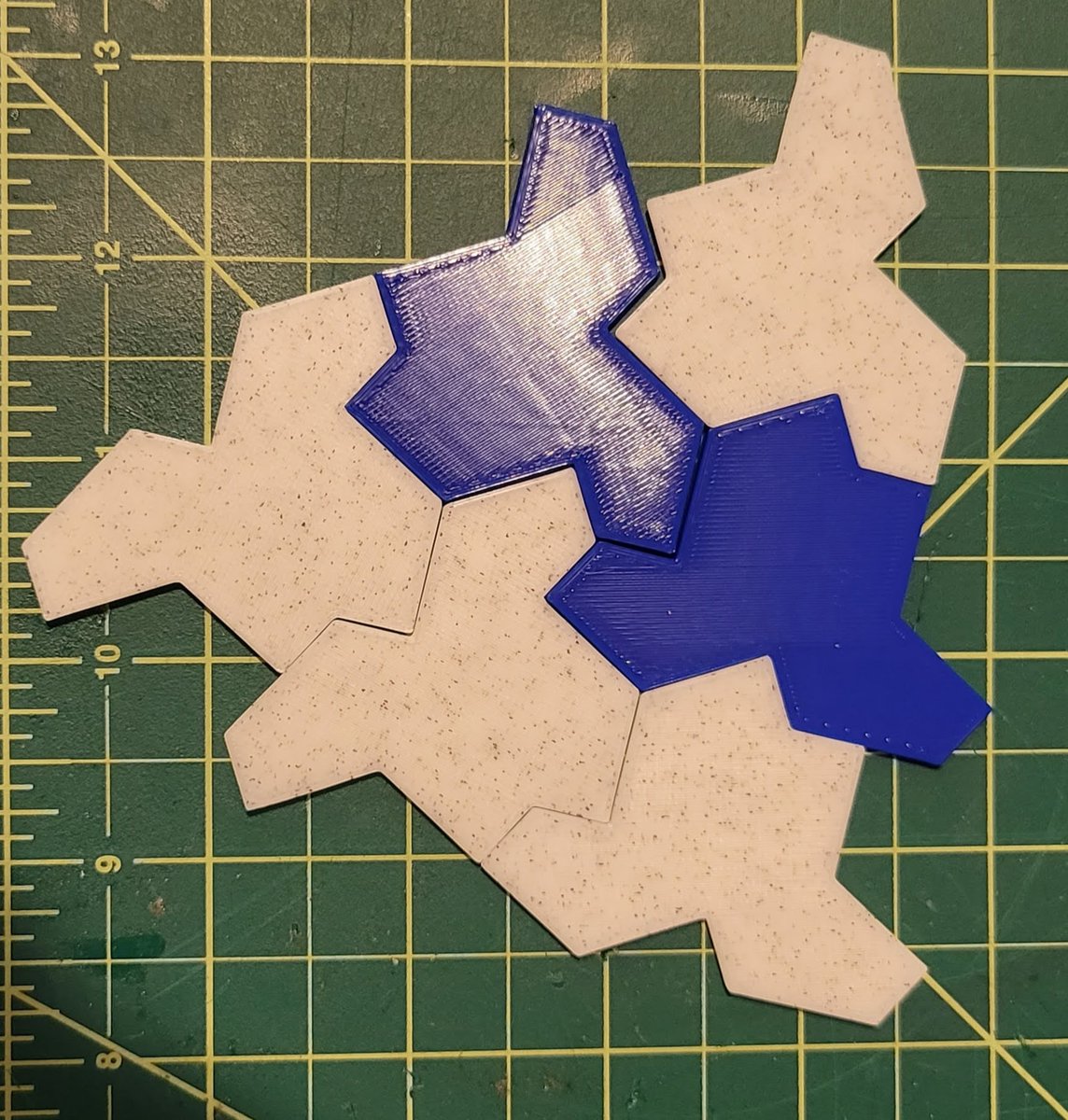osbock's tweet photo. Inspired by the discovery of the "Einstein tile"
https://t.co/ESr4YY9AxB #geometry #3dprinting https://t.co/Fx6sGH0Wxd