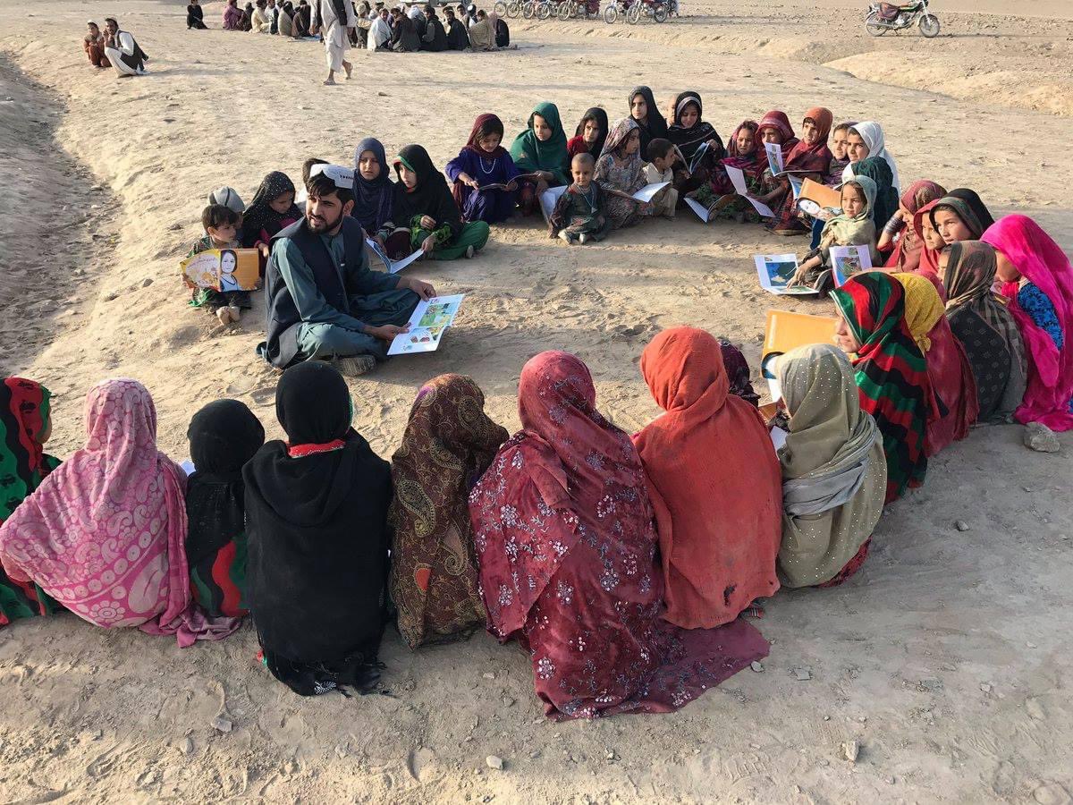 KarzaiH's tweet image. په خواشینۍ سره مې خبر ترلاسه کړ چې د تعلیم د ودی او پراختیا  فعال او د قلم لار بنسټ @PenPath1 مسوول مطیع‌الله ویسا نیول شوی دی. 
د قلم لار بنسټ له ۱۳۸۸ام هـ. ش. کال راهیسې د #افغانستان په بېلابېلو ولایاتو کې د هېواد د بچیانو د تعلیم او زدکړې لپاره ډېرې هلې ځلې کړي او د قدر وړ…