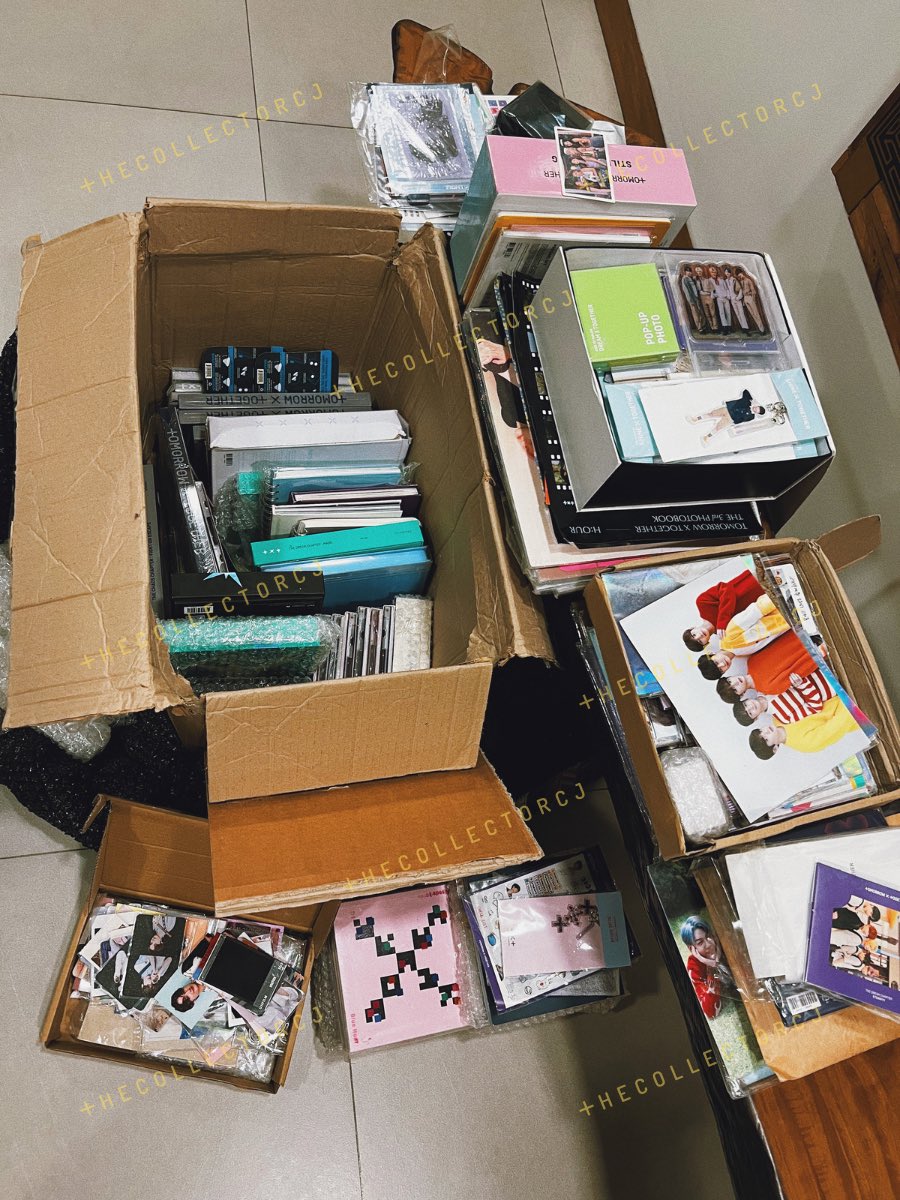 thecollectorcj's tweet photo. hello 👋🏻🌝

a friend of mine surrendered their entire collection to me bc they cant handle them anymore. ill sort them first then ill post all of these for sale after the holy week break!

⚠️ will be following current bns mp except sa rare ones*

#onhandcjcollections https://t.co/eukoz0lazH