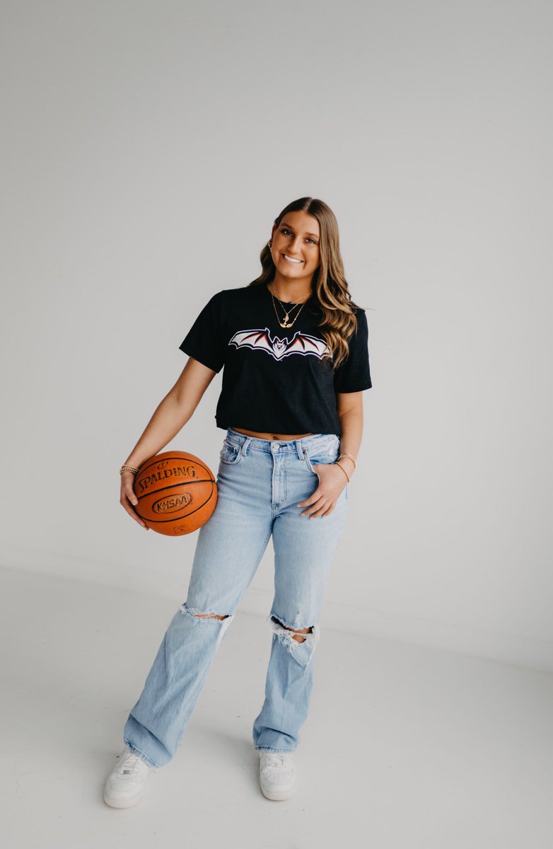 graceebruner's tweet image. fly pios🦇🦇 thank you to all my past and current teammates and coaches. my family and friends😇😇 couldn’t do it without y’all. thankful God put me in a position to continue playing what i love. #Committed @TUWBX @12thSports @LadyJumpers