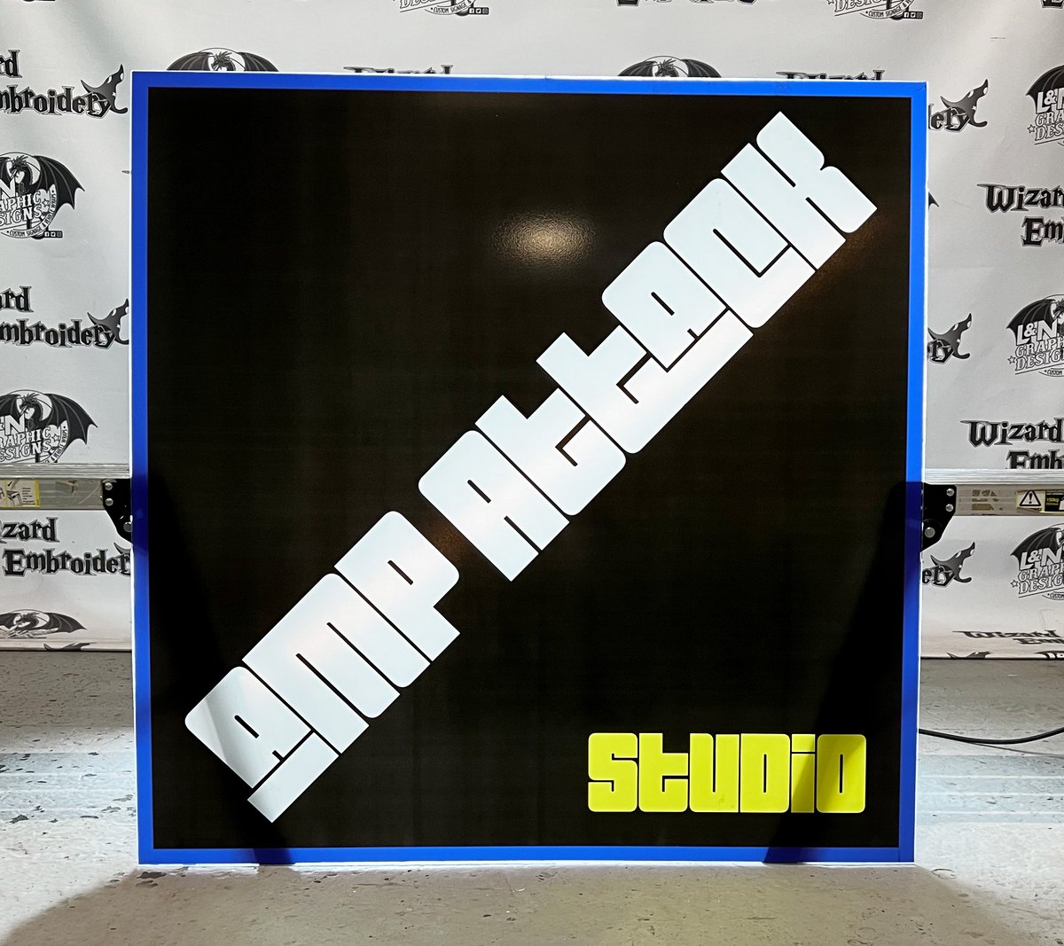 LNGraphicDesign's tweet photo. 1100mm square Perspex Lightbox Display for Amp Attack Studio 🎧

L &amp; N Graphic Designs
📞 01788 833020
📧 l_ngraphicdesigns@hotmail.co.uk
https://t.co/3dnk8L4uhI

#lngraphicdesigns #signs #signage #brandedgraphics #perspex #lightbox #display  #rugby #musicproduction #musicstudio https://t.co/Fvsrs0XEfR
