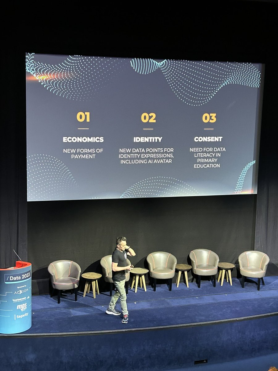 damianchapmanuk's tweet photo. What's the future of #data in a # metaverse world? Prof @andymiah suggests the following at #dmaevents. Got me thinking definitely. https://t.co/OprcvuKWzu