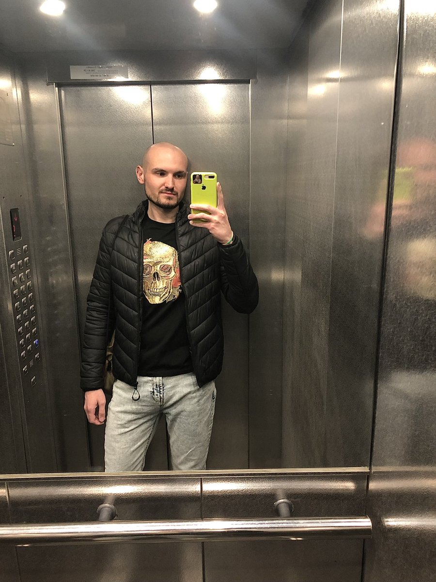 kzsamara's tweet photo. катаюсь по ночному городу… в лифте… https://t.co/CsqrKkw3WP