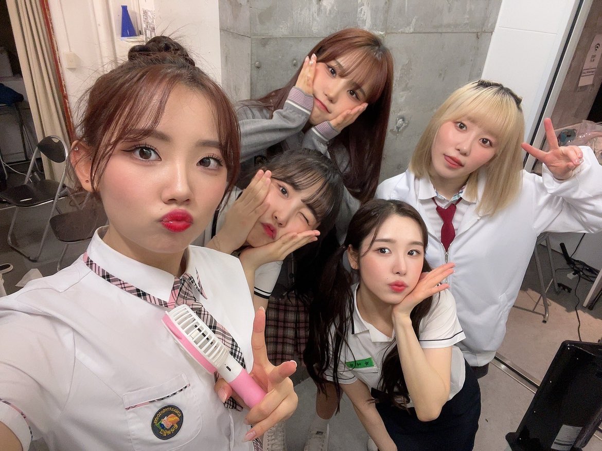 PF_Official_X's tweet photo. [📸]

230328
🎒🎒🎒

#PinkFantasy
#핑크판타지
#ピンクファンタジー https://t.co/YlOn4ivKDn