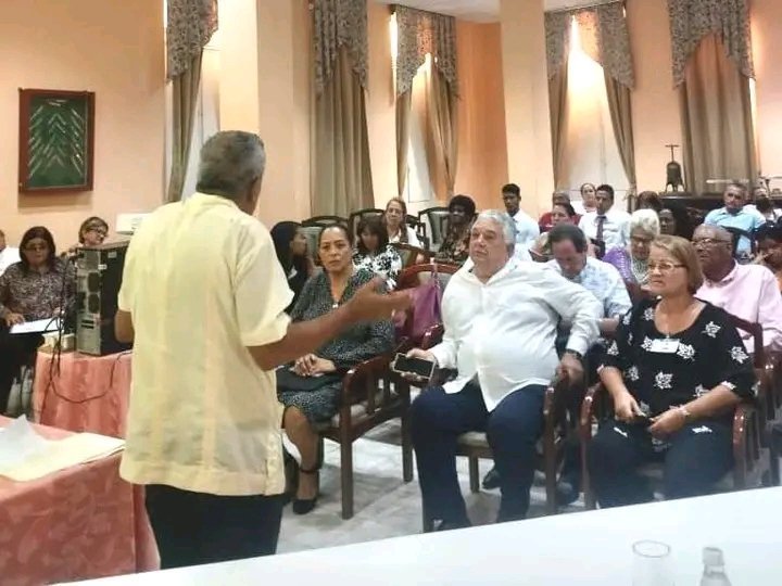 JuannCarlosGG's tweet photo. Con nuevas metas y mayores niveles de exigencia, arriba #Formatur a un nuevo aniversario 🎉
Por estos 28 años cimentando la mejoría y profesionalización del #TurismoCubano ¡Felicidades!👏 https://t.co/YrShQMCkuV