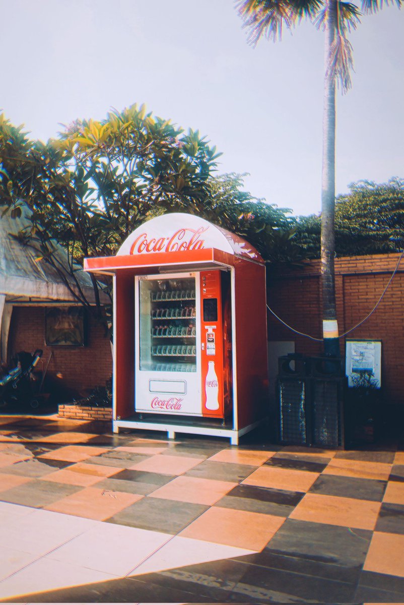 diwhy_dila's tweet photo. @tanyakanrl kalo aku pke oldroll sih. vibesnya kya vintage gitu https://t.co/EDznwzwvOk