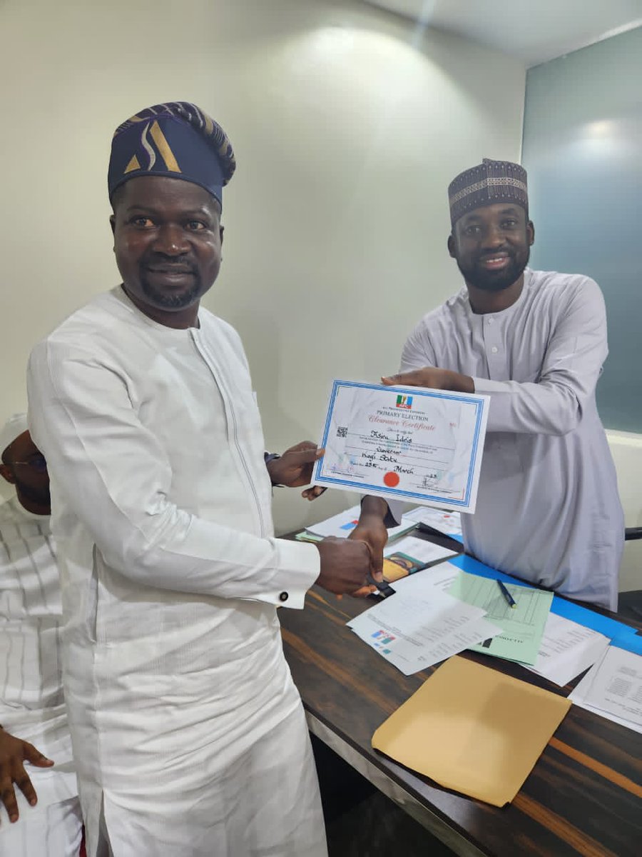 MAAI4GOVERNOR 

Kogi Guber; MAAI screened and Certified to Contest 

The quest to succeed His Excellency,Governor Yahaya Bello is a inch closer, as Mukadam Asiwaju Asiru Idris,FCA receives his Certificate of Clearance to contest the APC Gubernatorial primary slated for April.