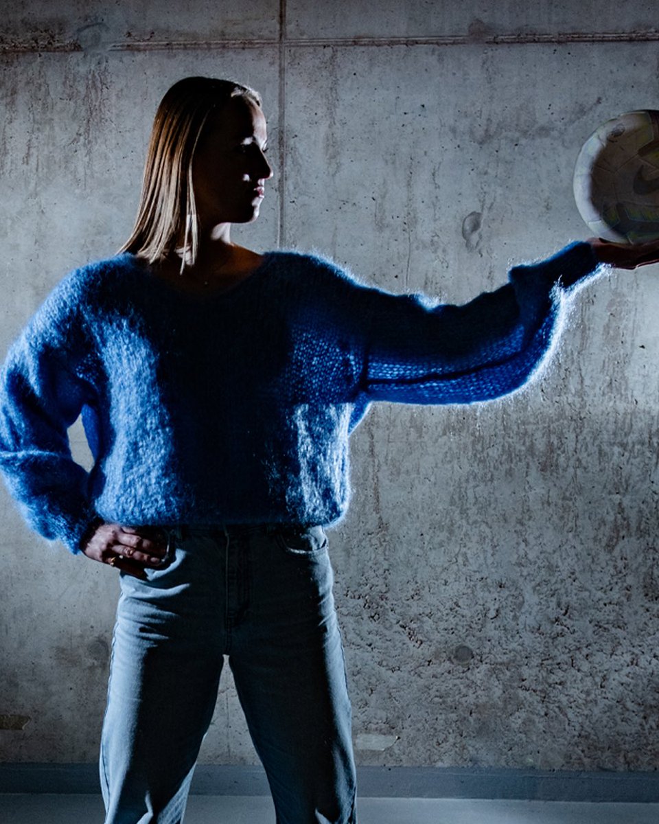 flowsports's tweet photo. Daphne van Domselaar is shining in the new #HELDEN66 ✨

(📸: Ferdy Damman) https://t.co/LjATVnPgxm
