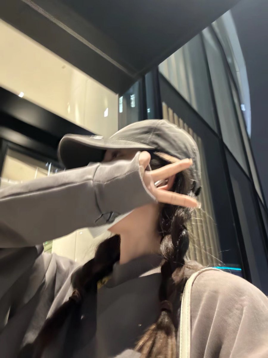 Ranr0381's tweet photo. 不想洗头的时候就戴帽子出门吧～ https://t.co/9WkfQu3sXY