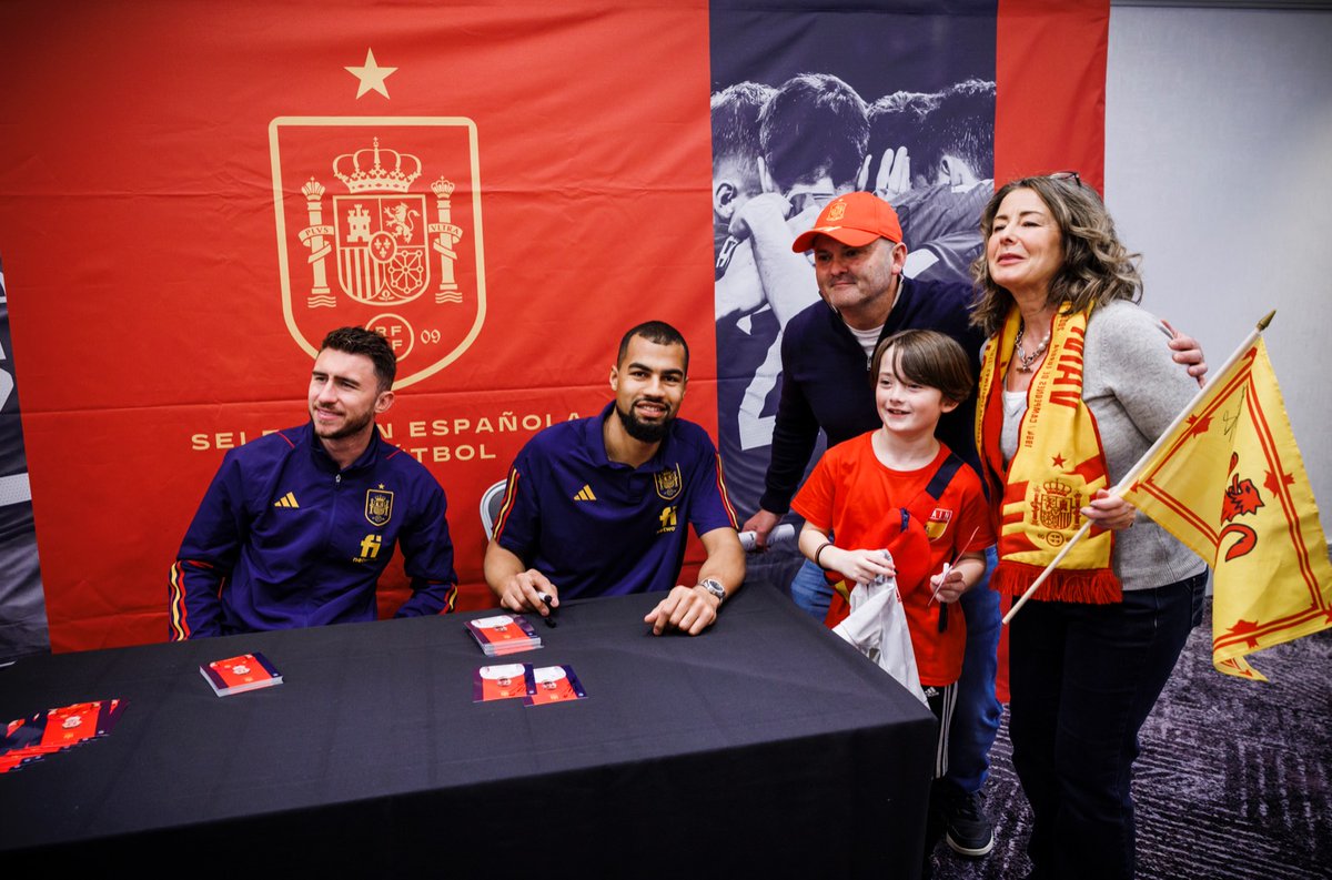 🥹 ¡¡Qué emoción y qué caras tan felices!!

Mayores, pequeños, estudiantes… TODOS salen con una sonrisa y bonitos recuerdos de nuestro Meet&amp;Greet en Glasgow.

🏟️ ¡¡Nos vemos en el estadio, amigos!!

#VamosEspaña | #EURO2024
