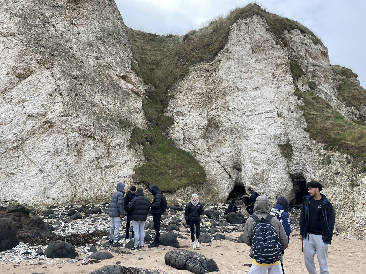 LangleyGSGeog's tweet photo. Day 2: the year 12 #LGSIndependent geographers are exploring the geodiversity of the N Antrim coast, here at White Rocks - using deliberately engineered dodgy fieldwork to develop evaluation skills https://t.co/UAzdjk5P0P