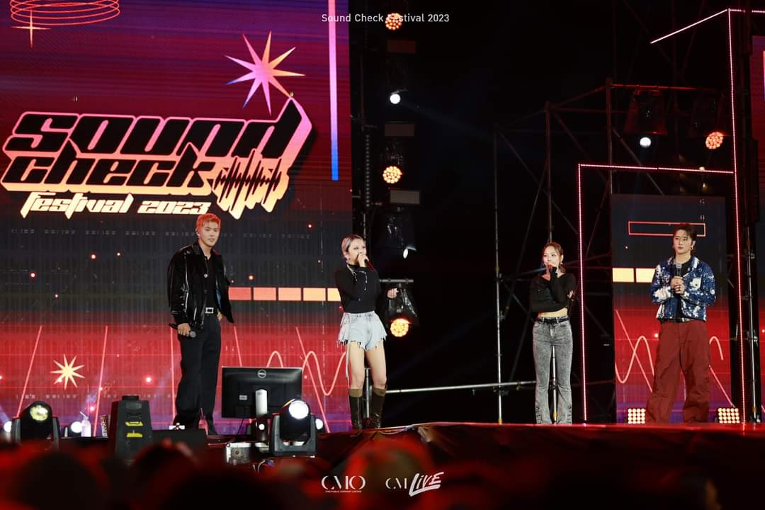 hiddenkard_th's tweet image. #KARD ㅡ 230325 #SoundCheck_TH 

ภาพ KARD จากงาน Sound Check Festival 2023 

Photo by CM Live
(1/3)
#카드 @KARD_Official 
#BM #JSEPH #SOMIN #JIWOO