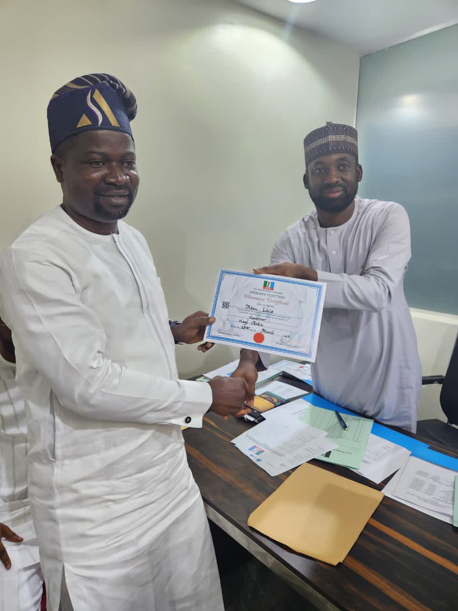 scarfizal's tweet image. The quest to succeed Governor Yahaya Bello of Kogi state is getting closer, as Mukadam Asiwaju Asiru Idris,FCA receives his Certificate of Clearance to contest the APC Gubernatorial primary slated for April.

#KogiFirstThePeopleFirst 
#SecuringTheFuture 
#MAAI4GOVERNOR