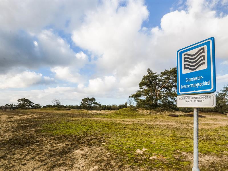 Tweede Kamer vraagt minister Harbers om strategie en uitvoeringsprogramma voor leveringszekerheid drinkwater. Aan bod kwamen o.m. zorgen over halen vd KRW-doelen, vergunningplicht grondwaterwinningen, bestrijdingsmiddelen in grondwaterbeschermingsgebieden. ow.ly/LAIx50NtCBF