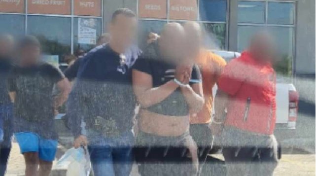 Am_Blujay's tweet photo. The small boys who were running in that CCTV of the murder of AKA don't even look like these chubby guys who were arrested ...or I'm wrong https://t.co/e2Vo1nvNZf