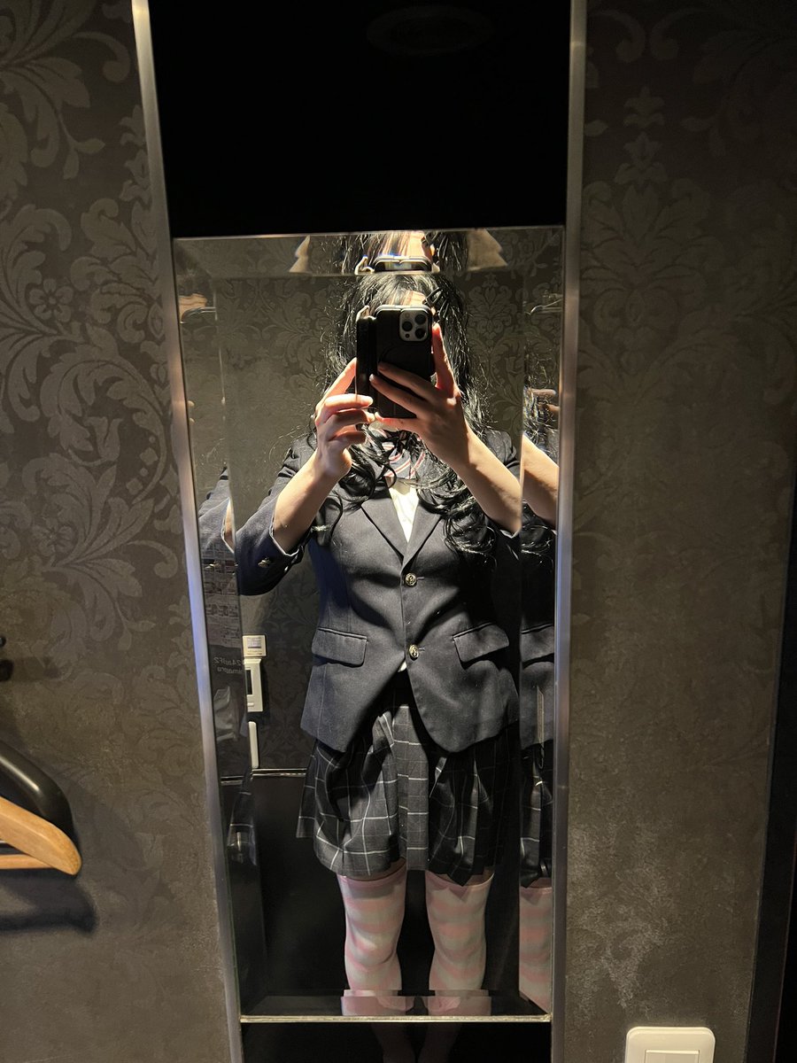 rin_josou's tweet image. ミニスカにチャレンジしてみました
恥ずかしくて個室で撮影ですが
いつか外出できれば良いなぁ