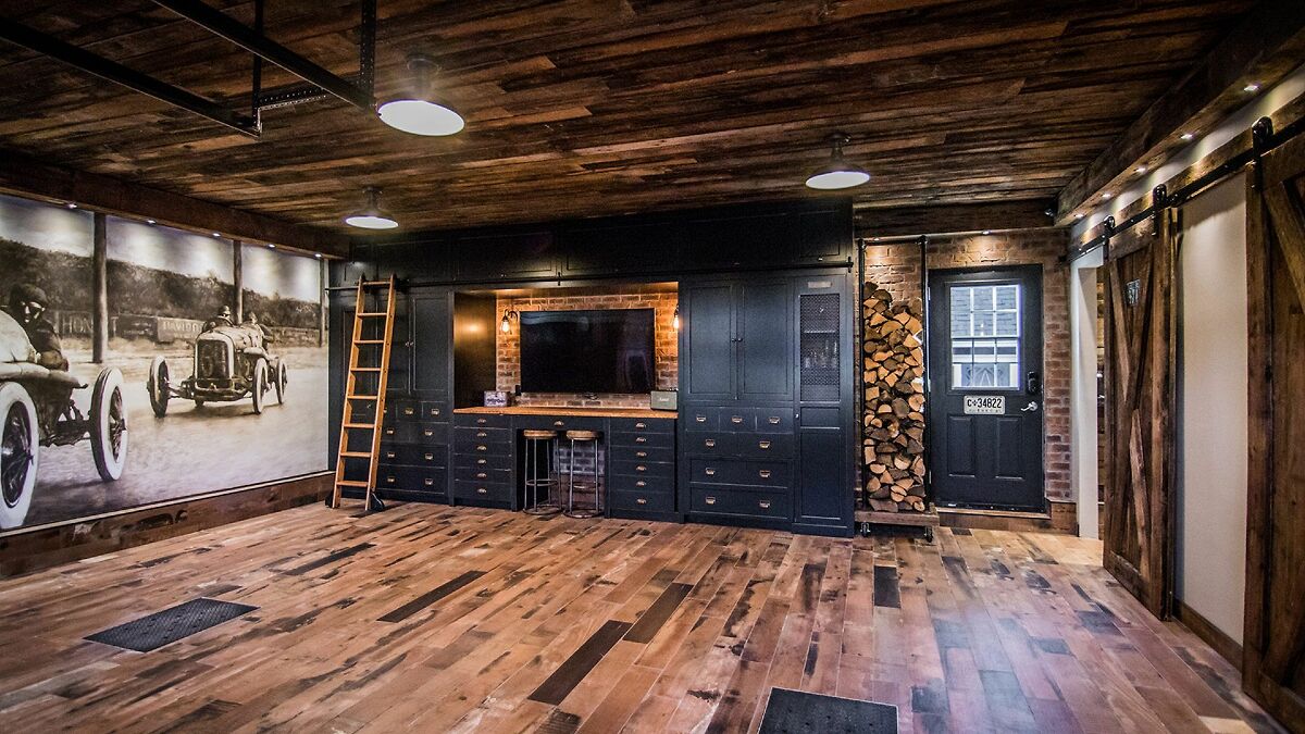BostonFine's tweet photo. Home sellers typically spend around $5,400 sprucing up their houses before putting them on the market, a new survey shows. https://t.co/7hS4uvi1BP https://t.co/o5x3P4Bsxn