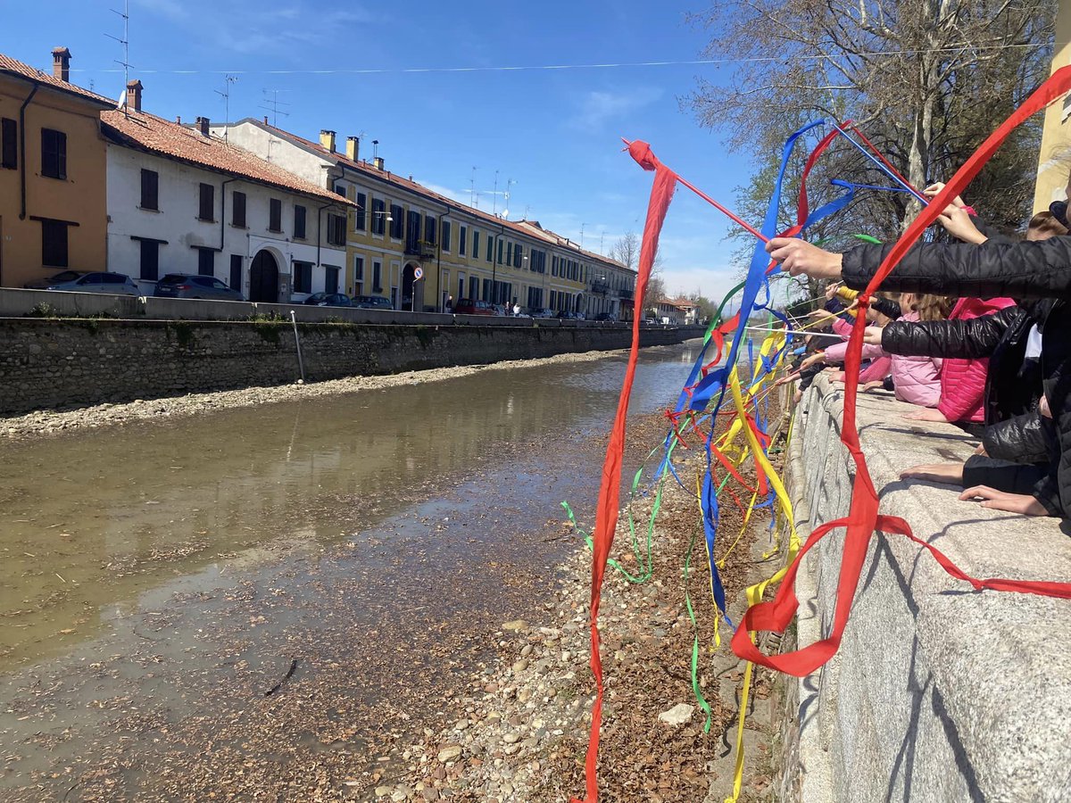 Boffalora sopra Ticino - Nel comune di Boffalora sopra Ticino la giornata del ritorno dell'acqua è stata celebrata con una grande festa, sulle sponde, dei bambini delle scuole cittadine. logosnews.it/node/87807