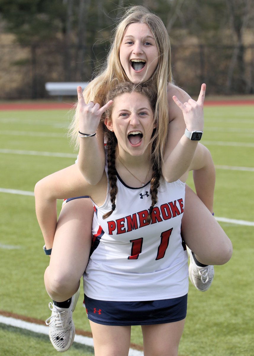 AndyillesPhotog's tweet photo. I love media days… Amazing team pictures mixed with just the right amount of ridiculousness… Good luck to the girls lacrosse team this season!!! @PEMGLAX @MIK_elodeon @DeannaLinscott @AllisonLinscot1 https://t.co/91QaFtfOhv