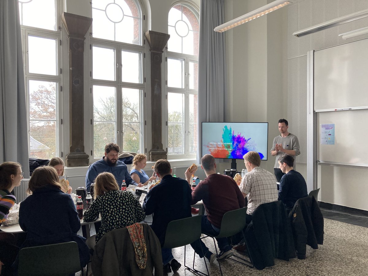 CPH_SODAS's tweet photo. 🔍Last Friday, we had a visit from the Data Science Network of @EnerginetDK. 
SODAS Professor @andbjn &amp; SODAS Director Morten Alex Pedersen did a presentation before giving a tour of the offices. #GrowingDanishDataScience https://t.co/sZzC3OlT5j