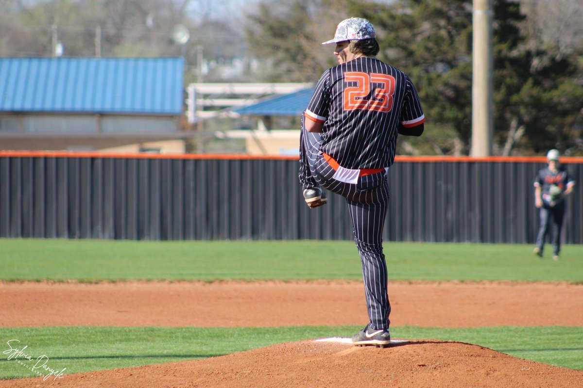 BaseballCushing's tweet photo. Brody Berlowitz throws a no hitter and records 13 strike outs in 5 innings while Cushing beats Inola 10-0  at home in game 1 of district series.  The Tigers will travel to Inola today for game 2.  The Tigers move to 11-0 with last nights win.
@BrodyBerlowitz @Okladrillers https://t.co/SYbJnwWh6Z