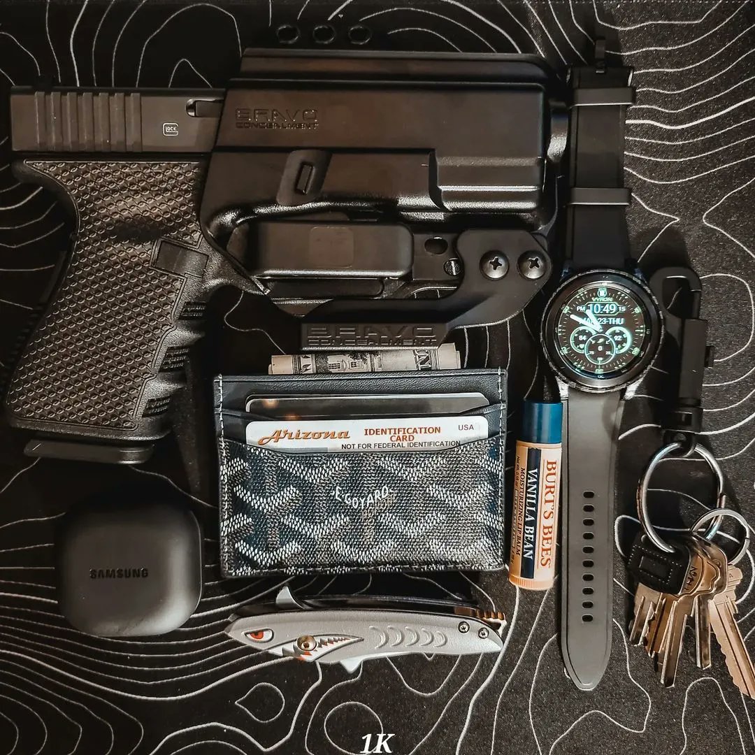 Edc Essentials

Tags ignore............
Repost by @glockamole1k
#glock #glock19 #edc #everydaycarry #bravo #bravoconcealment #photography #iwbholster #phoenix #arizona #explorepage #discoverpage #viral #like #follow #share #samsung #goyard #galaxybuds #galaxywatch #knife