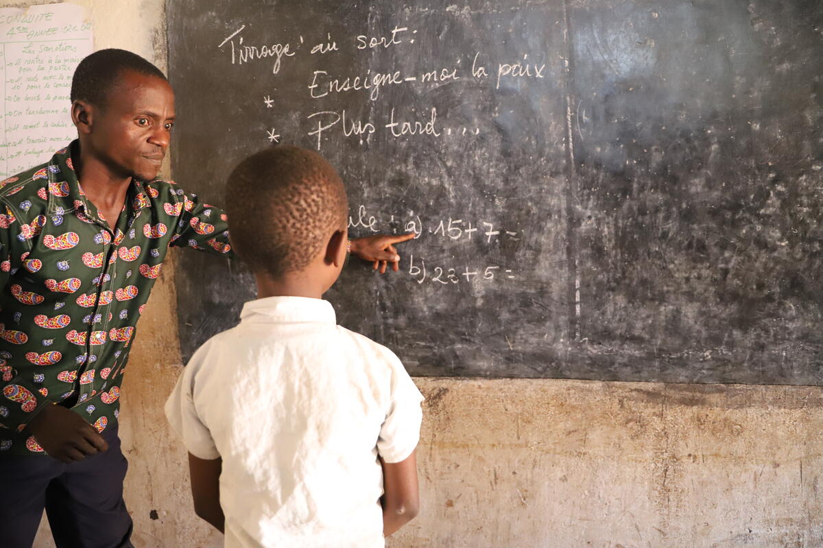 save_children's tweet photo. Alice* &amp; Meshack*, live in South Kivu, #DRC - an area badly affected by conflict.

Their school had been in a poor state for the past few years. Studying was hard, especially when it rained.

In 2022 we built a new building so now children can get the #education they deserve📚 https://t.co/HO1MVnoZj4