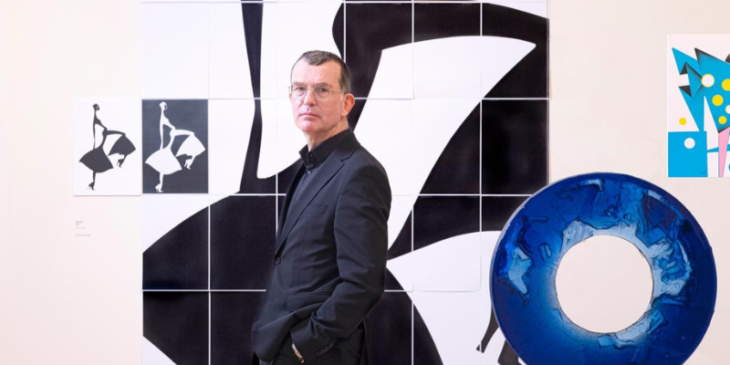 Mode-illustrator Piet Paris exposeert in <a href="/museumJAN/">Museum JAN</a>. Zijn werk wordt steeds beter, vindt hij, daarom gaat hij door. Maar soms vraagt hij zich af wat de noodzaak is. ‘Ik doe iets waarvan niemand wakker ligt.’ Interview met @PIETPARIS in <a href="/ewmagazinenl/">EW</a>: bit.ly/3zefgQW